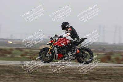 media/Nov-29-2025-TrackDaz (Sat) [[10ae2d9bce]]/B Group/Session 4 (Wheelie Bump)/